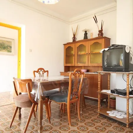 Apartment By The Sea - 8257 Ugljan