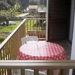 By The Sea - 8257 Apartman Ugljan
